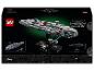 Stavebnice LEGO Star Wars Home One Star Cruiser na černém pozadí.