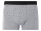 Šedé boxerky s černým pruhem.