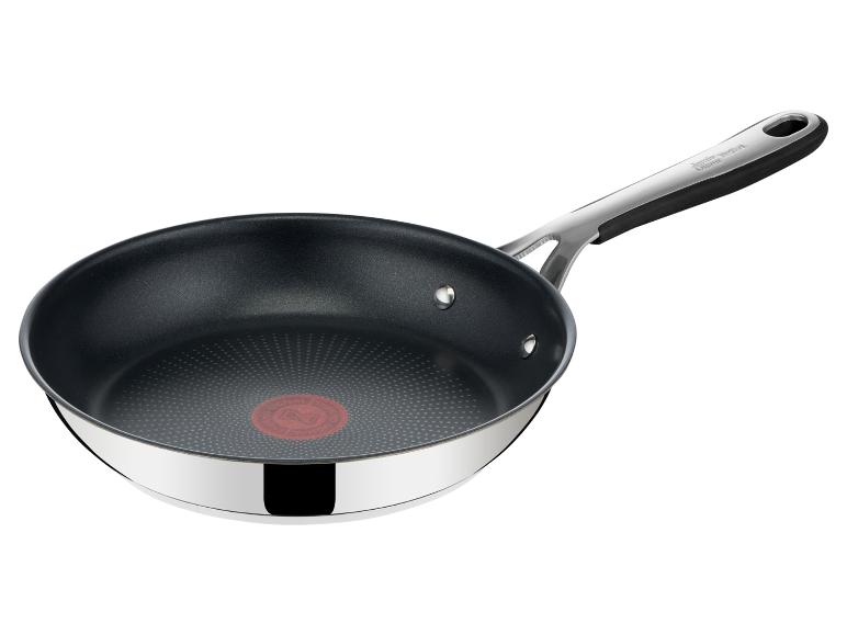 Pánev Jamie Oliver Tefal z nerezové oceli s nepřilnavým vnitřkem a černou rukojetí.