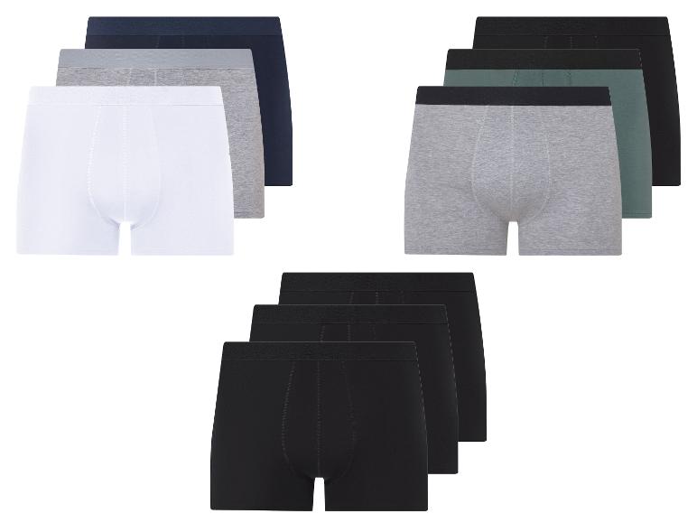Balení boxerů: černé, šedé, bílé.