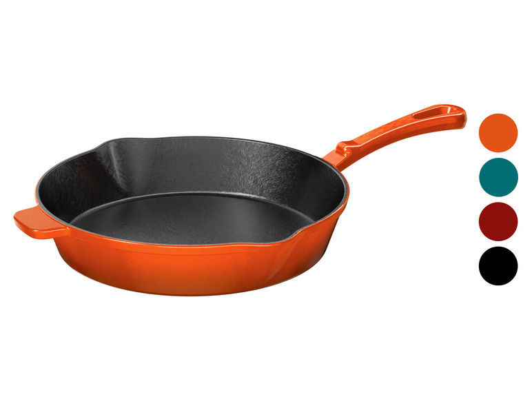 Oranžová litinová pánev.