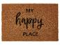 Podložka před dveře s nápisem 'My Happy Place'.