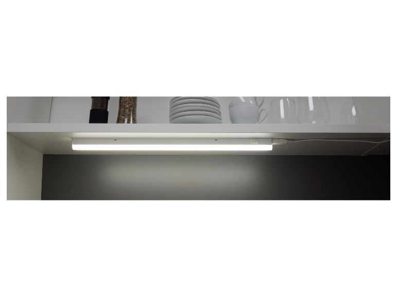 LED osvětlení pod kuchyňskou policí.