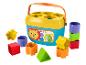 Fisher-Price třídič tvarů s barevnými kostkami a ilustracemi zvířat.