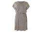 Béžové šaty, ležérní styl, volný střih.