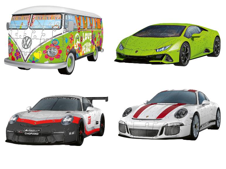 Čtyři 3D puzzle aut: VW autobus, zelené Lamborghini a dvě Porsche.