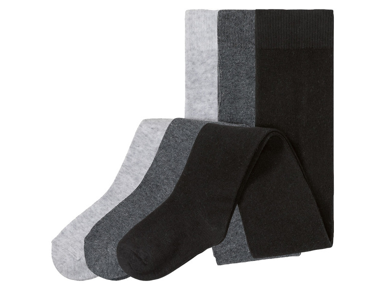 Tři páry ponožek v černé, šedé a světle šedé barvě.