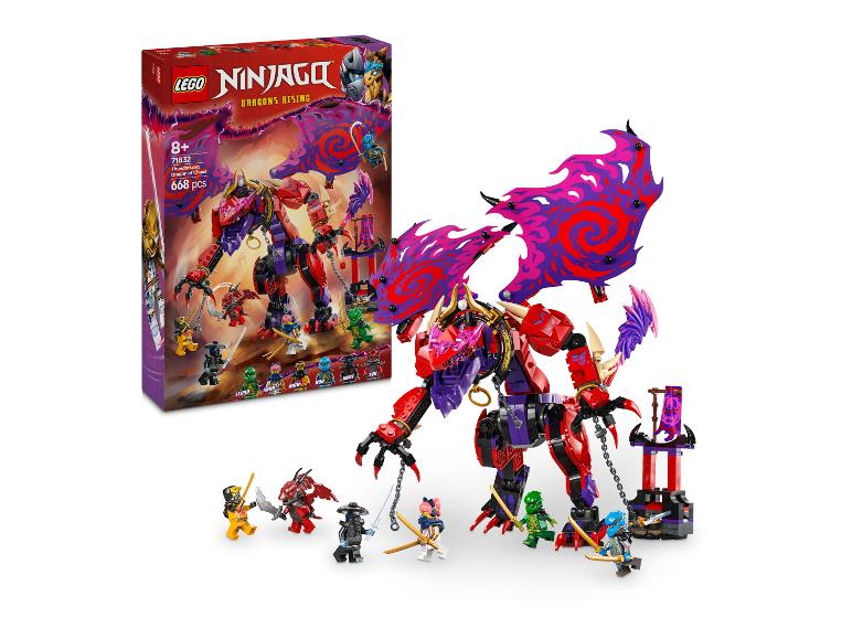 Sada LEGO Ninjago Dragons Rising 71832 Thunderfang Dragon of Chaos s minifigurkami.