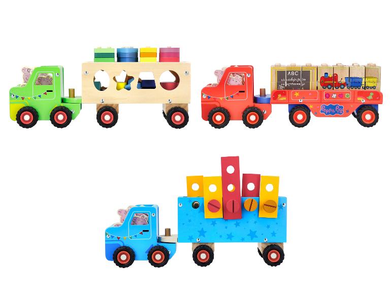 Tři dřevěné hračkářské náklaďáky, včetně jednoho s motivem Peppa Pig, s funkcemi třídění tvarů a skládání.