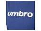Modré tričko s bílým logem Umbro.
