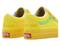 Žluté tenisky Vans Old Skool s textem 'Kids and grow' a 'The Happy World of Hello Kitty'.