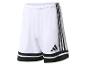 Bílé šortky Adidas se třemi černými proužky.