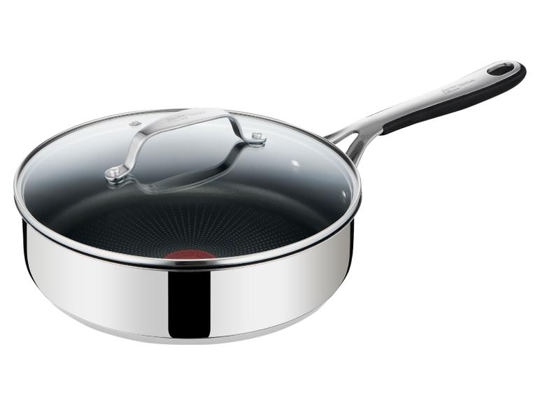 Nerezová pánev Tefal s nepřilnavým povrchem a skleněnou poklicí.