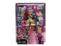 Panenka Monster High Cleo De Nile v obalu s doplňky a narozeninovou tematikou.