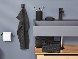 Černá koupelně sluší