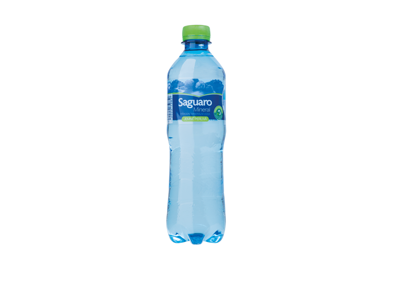 Láhev minerální vody s modrou etiketou a zeleným víčkem.