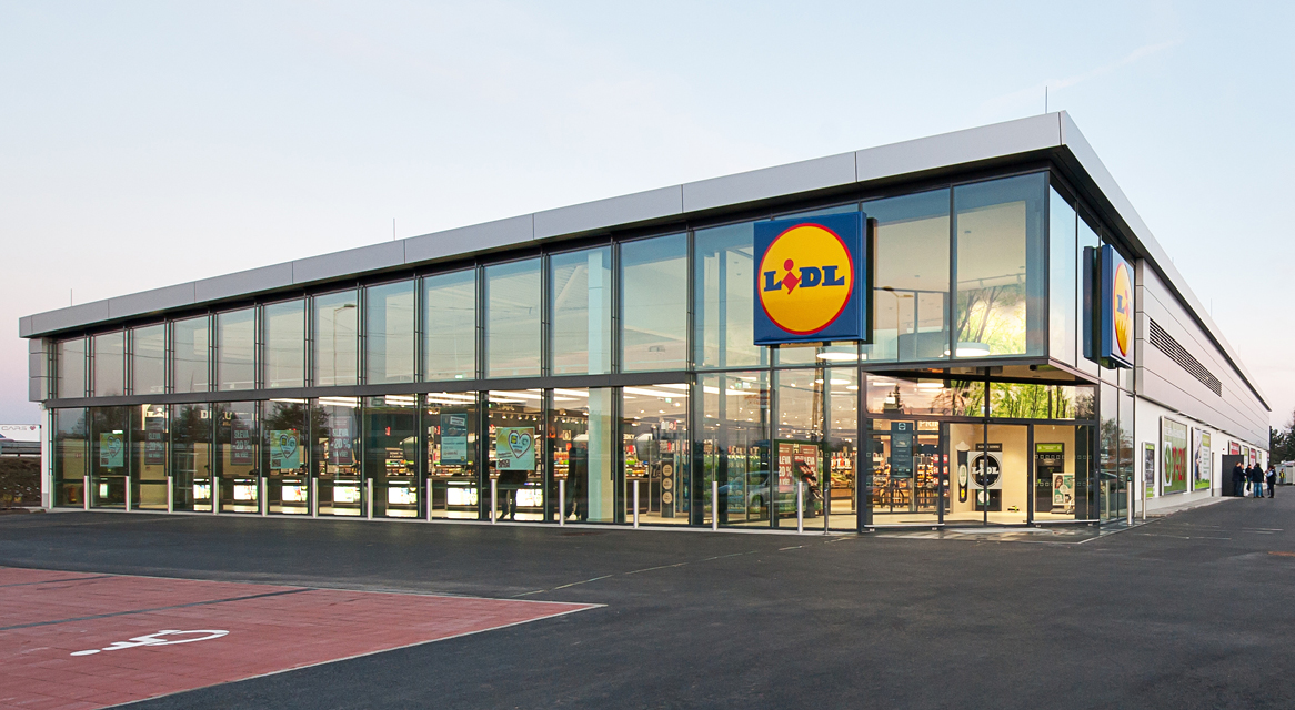 Supermarket Lidl: potraviny a nápoje.