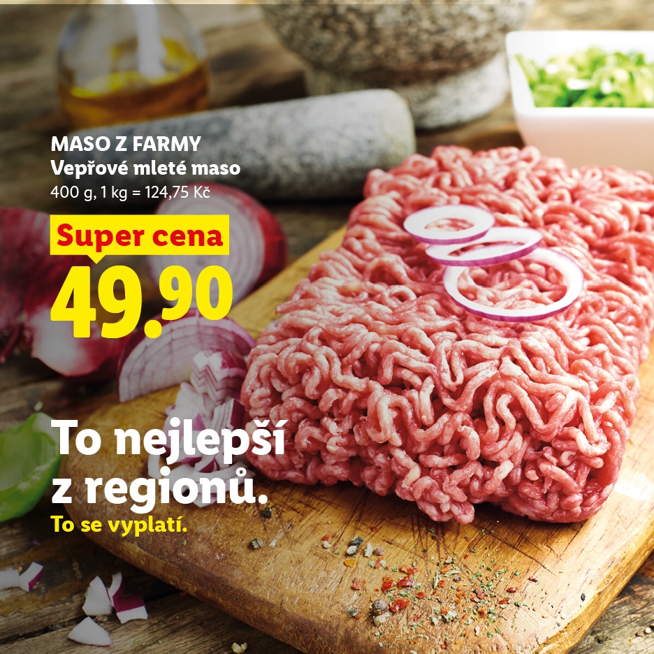 Mleté vepřové maso s cibulí a kořením, s nápisem „Super cena 49.90“ a „To nejlepší z regionů.“