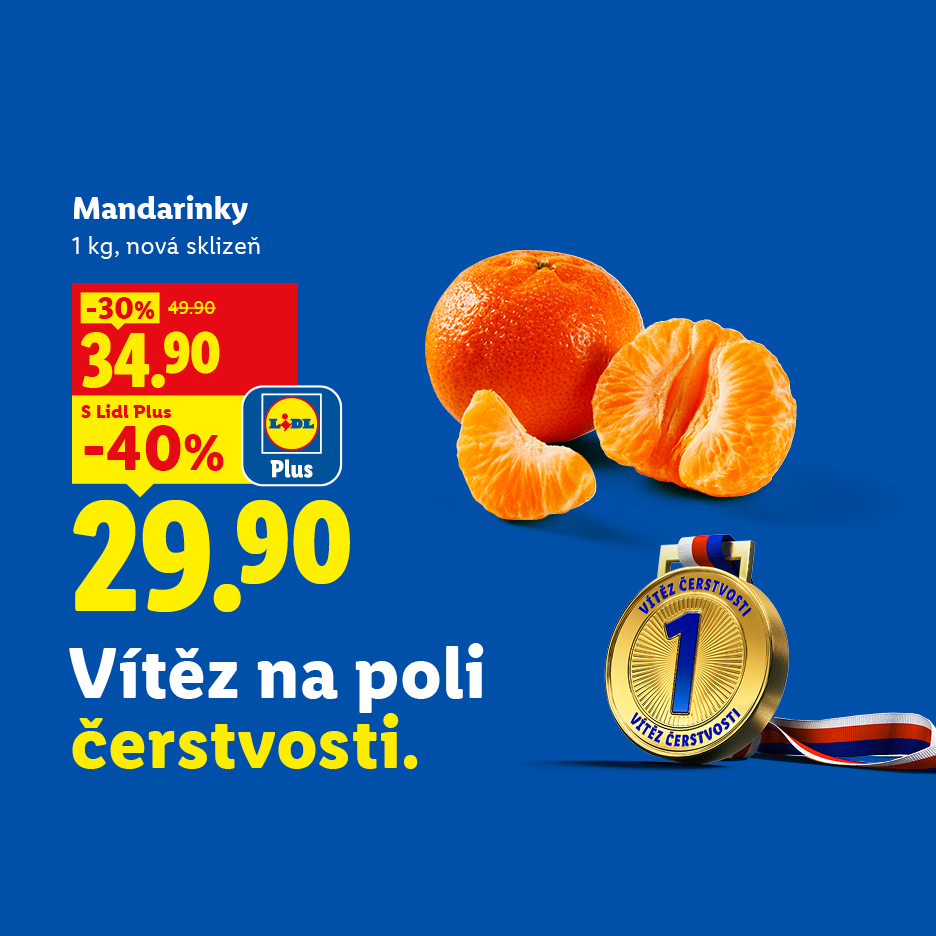 Mandarinky za akční cenu s věrnostní aplikací a medailí za čerstvost na modrém pozadí.