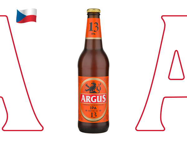 Pivo Argus 13 IPA, v levém horním rohu je vlajka České republiky.