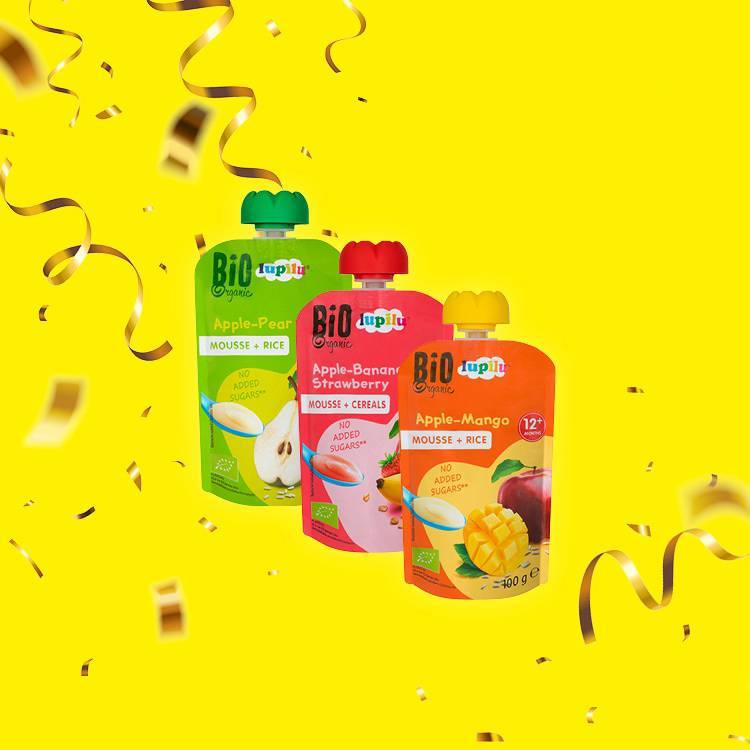 Tři ovocné kapsičky s příchutí jablko-hruška, jablko-banán-jahoda a jablko-mango.