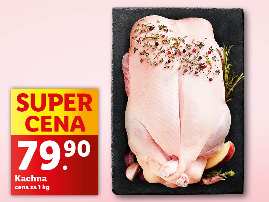 Surová kachna na černé desce s kořením a ovocem, s cenovkou 79,90.